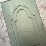 سجادة لون اخضر