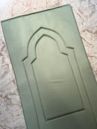 سجادة لون اخضر