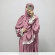 لبس وردي