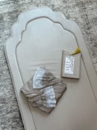 جديد اللون البيج
